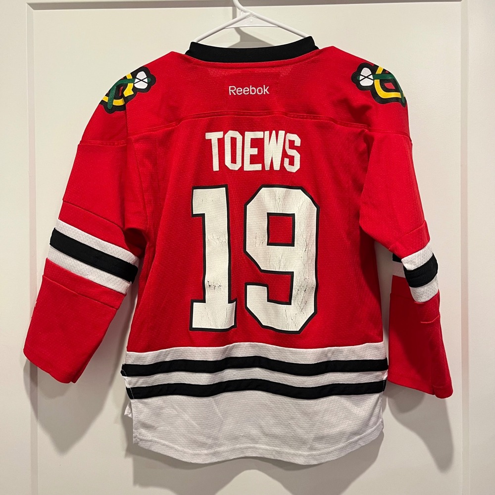 Reebok Chicago Blackhawks Jonathan Toews 19 Youth Jersey Red S/M NHL Hockey - Picture 5 of 8